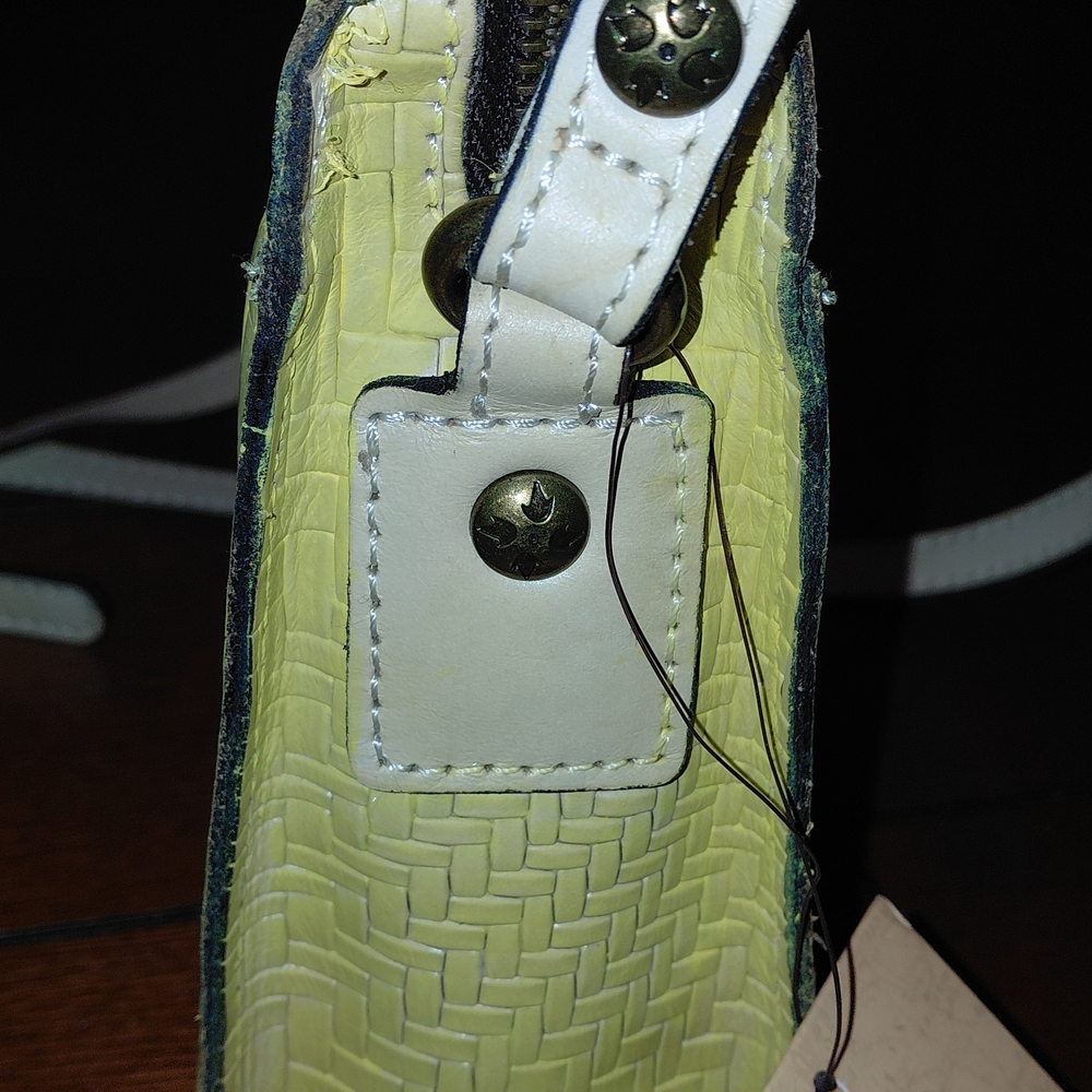 NWT Patricia Nash yellow Woven Leather Xbody Bag, Exterior Full Pocket, Dual Zip - Picture 4 of 8